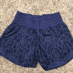 Like new Lulu shorts